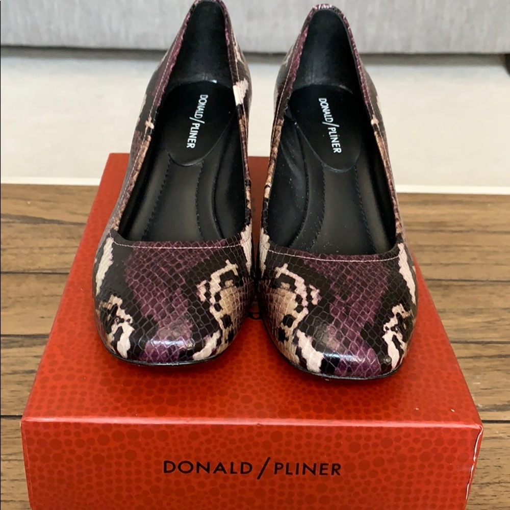 Donald Pliner Corin Heels